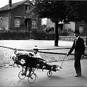 robert doisneau l aeroplane de papa 1934