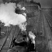 robert doisneau les voies ferrees le bourget 1946