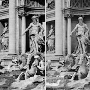 Fontana di Trevi ripresa con il cielo terso e con la pioggia