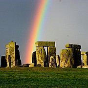 arcobaleno a stonehenge