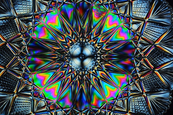 Polarizzazione incrociata - Sottopiatto per torte - dettaglio