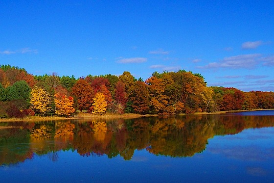 Riflessi d'autunno sul lago